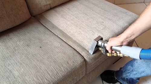 Como limpar sofá